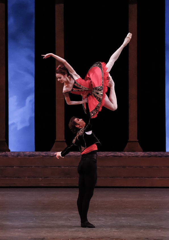 Image Featured: Ekaterina Krysanova and Semyon Chudin, Don Quixote, Bolshoi Ballet. 