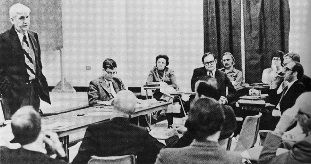 Chancellor Carlton address Faculty Senate 1973