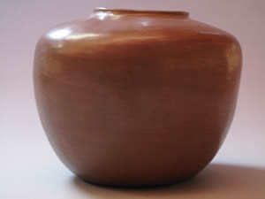 Vessel with highly burnished surface