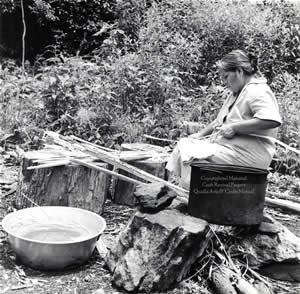 Agnes Welch making white oak splints
